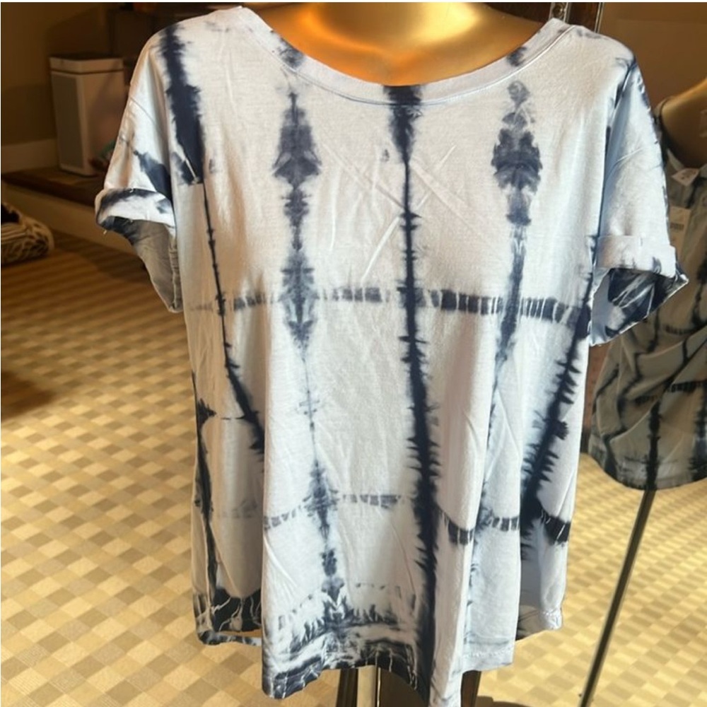 Let Luv Women Tie Dye TShirt